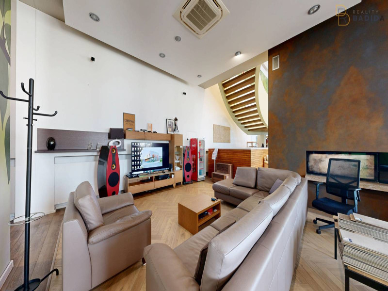 SHOWROOM - PRÍZEMIE