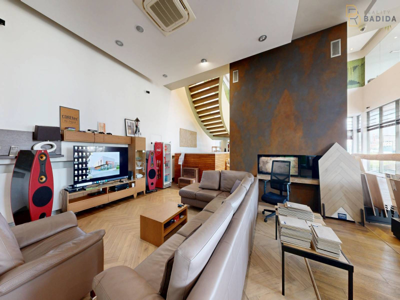 SHOWROOM - PRÍZEMIE