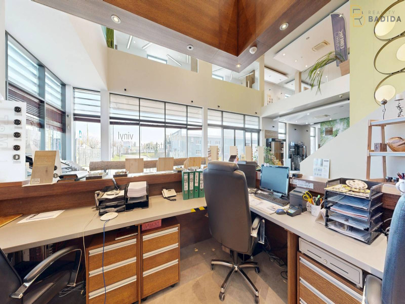 SHOWROOM - ZÁZEMIE