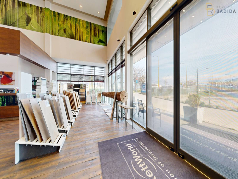 SHOWROOM - PRÍZEMIE