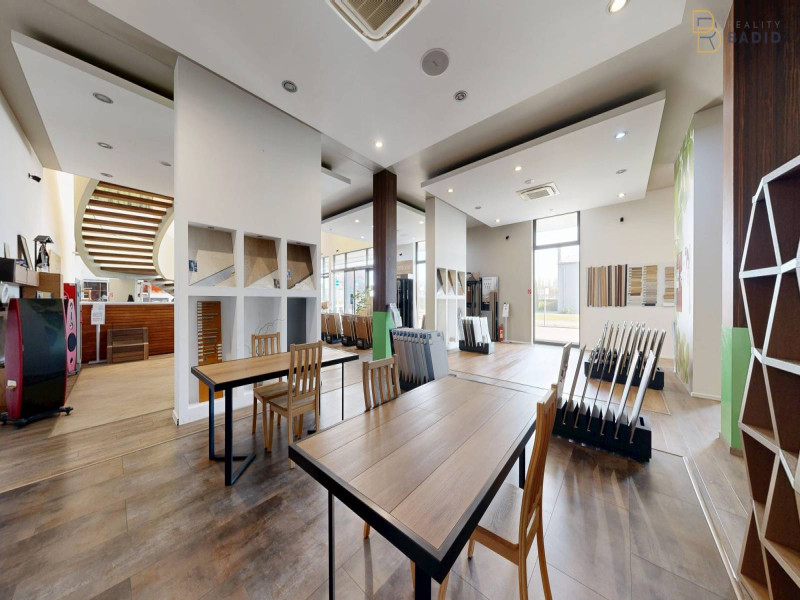 SHOWROOM - PRÍZEMIE