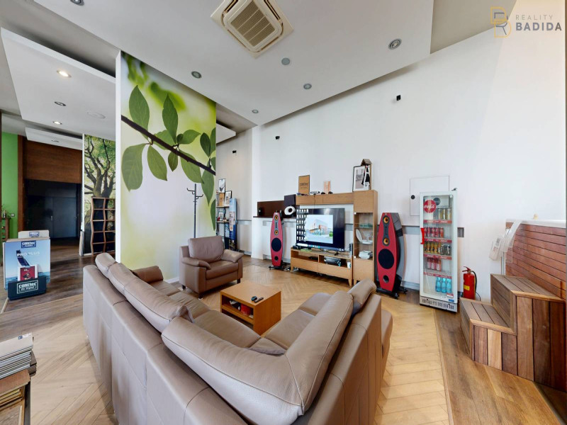 SHOWROOM - PRÍZEMIE