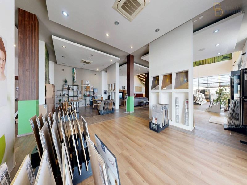 SHOWROOM - PRÍZEMIE